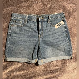 NWT Old Navy jean shorts. Size 8.